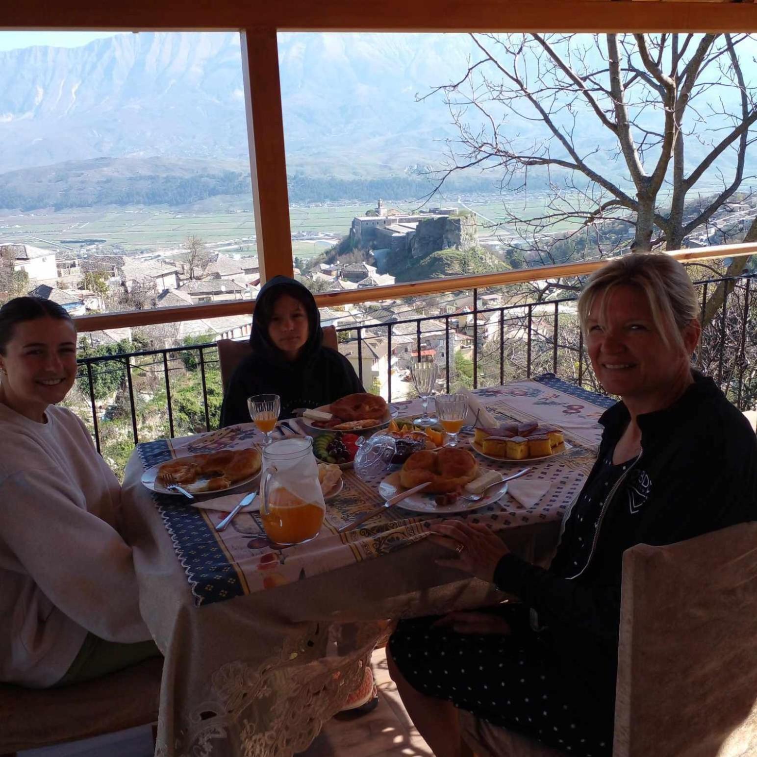 Guest House Hasko Gjirokastër Dış mekan fotoğraf