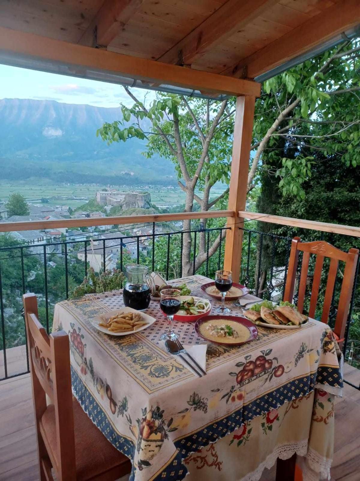 Guest House Hasko Gjirokastër Dış mekan fotoğraf