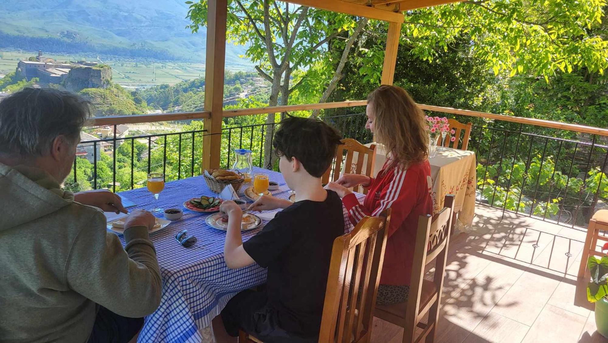 Guest House Hasko Gjirokastër Dış mekan fotoğraf