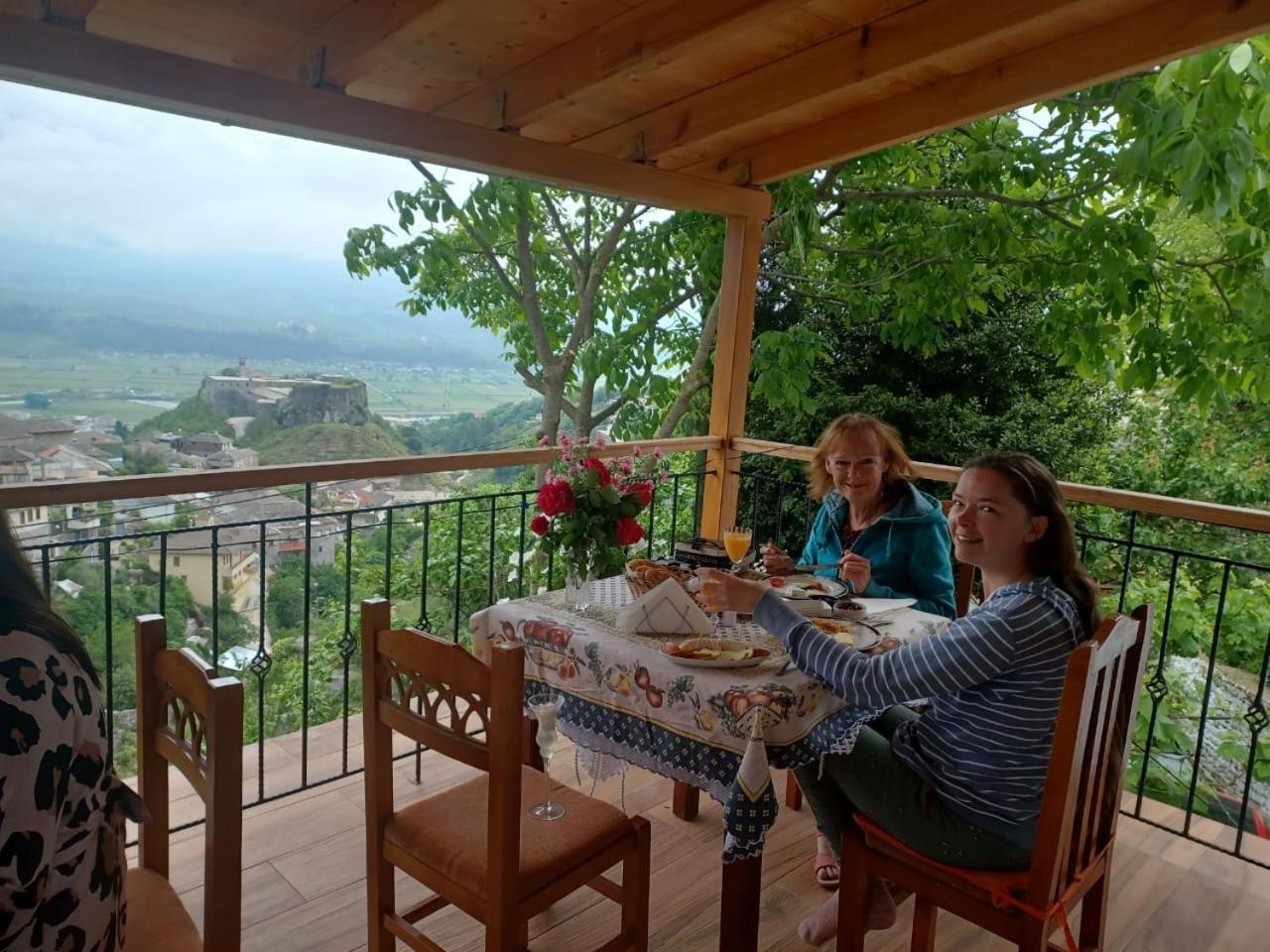 Guest House Hasko Gjirokastër Dış mekan fotoğraf